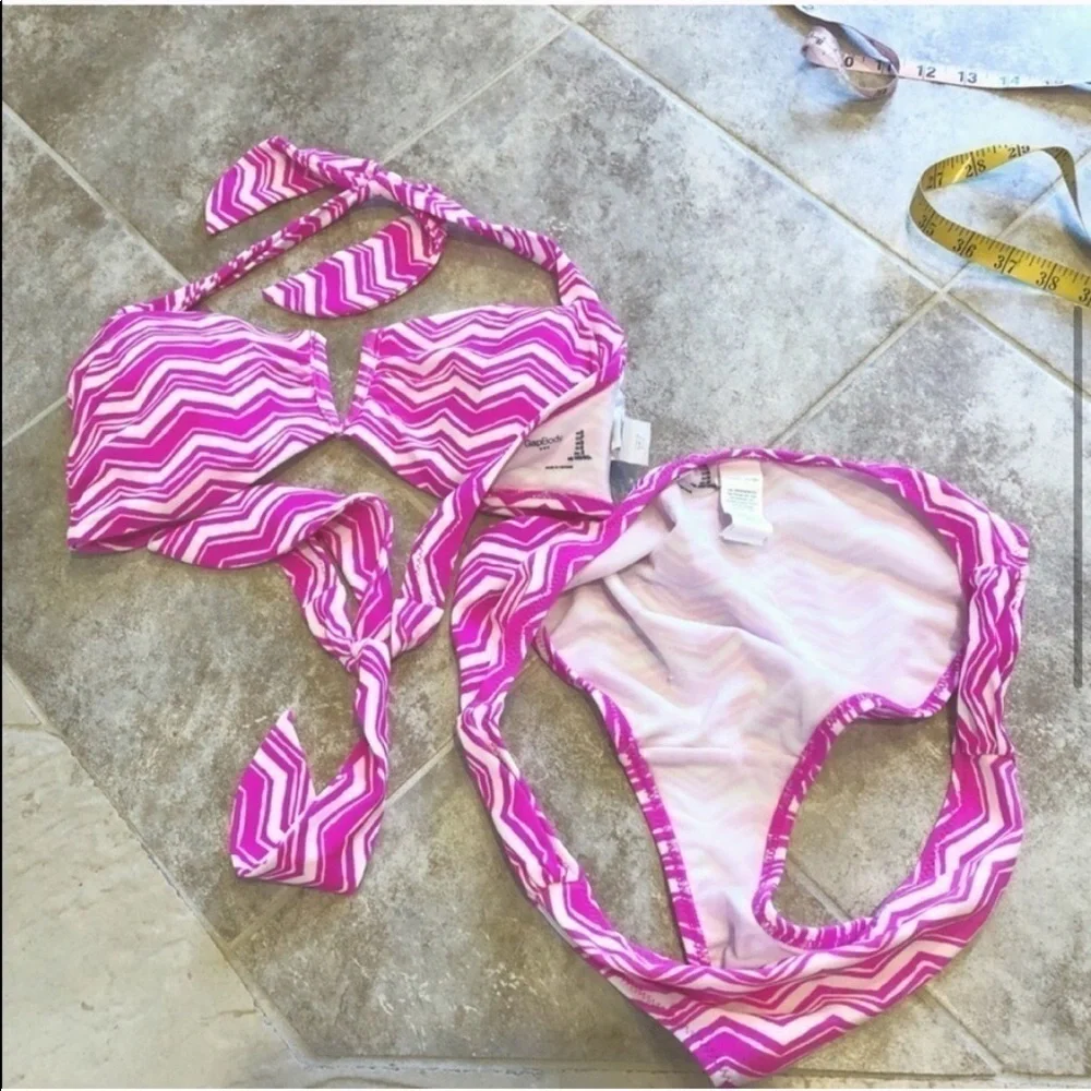 Gap Body chevron hot pink & white bikini s…